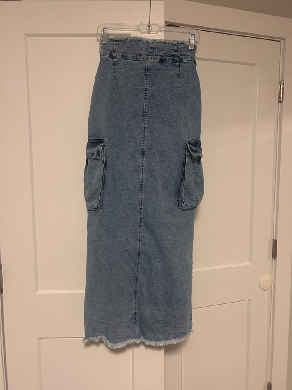High-Waist Distressed Denim maxi Skirt with sleeve Belt - Picture 3 of 7